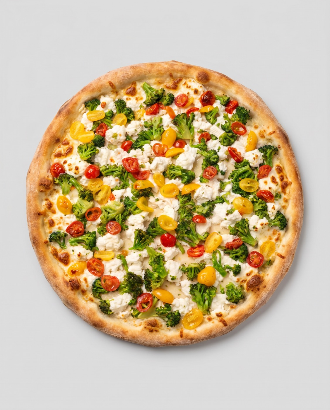 Pizza bianca con verdure e feta