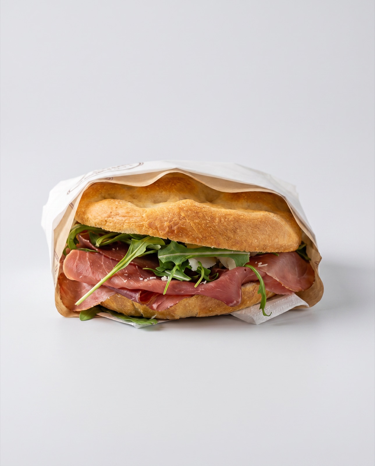 Ciabatta farcita con prosciutto crudo e rucola